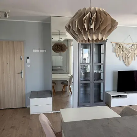 דירה Stylish With Ac & Balcony *